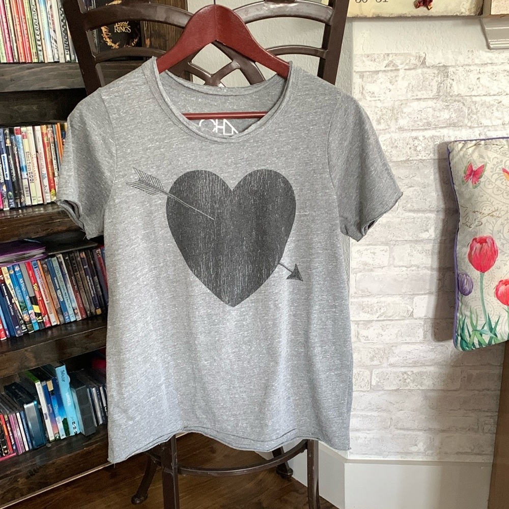 Chaser Gray and Black Heart Graphic Short Sleeve Tee